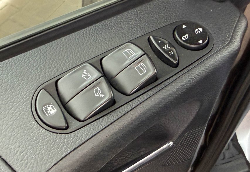 Mercedes-Benz  Viano 2013 Коричневий