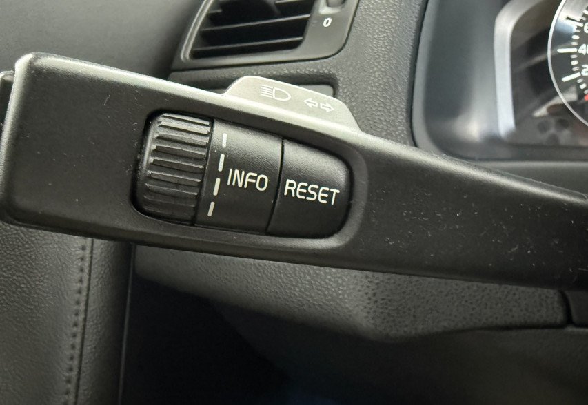 Volvo V50 2011 сірий