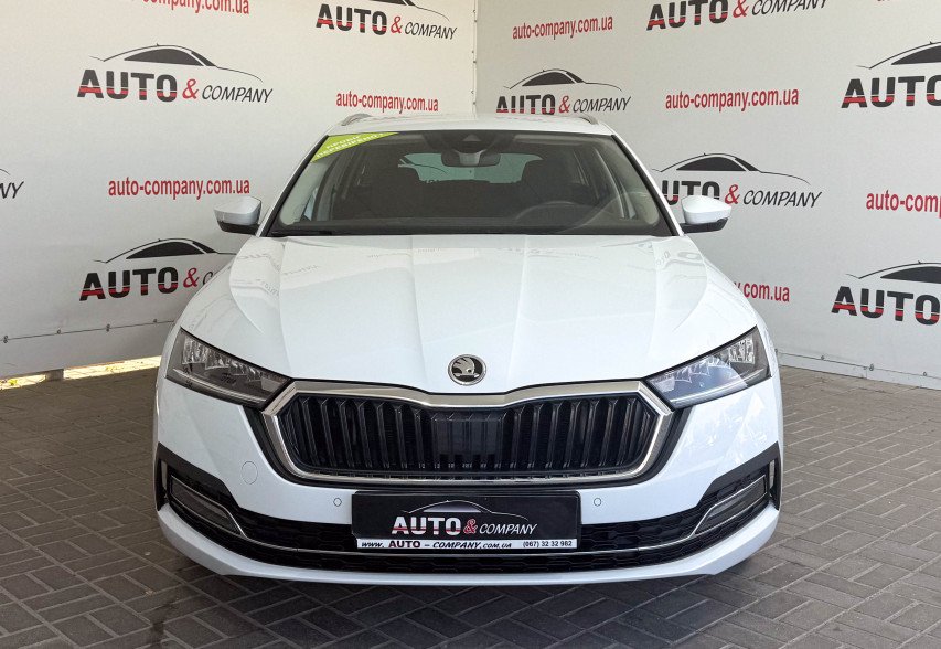 Skoda Octavia A8 2021 білий