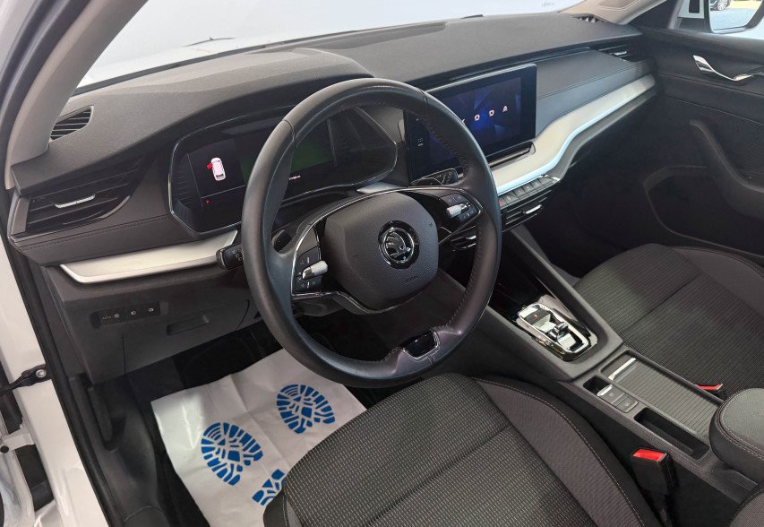 Skoda Octavia A8 2021 білий