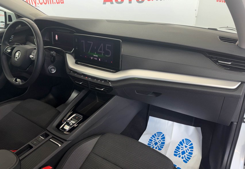 Skoda Octavia A8 2021 білий
