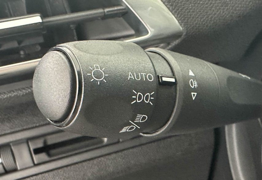 Peugeot 3008 2021 сірий
