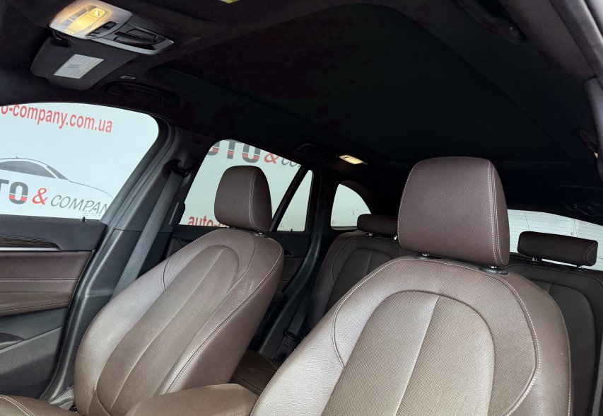 BMW X1 2021 Коричневий