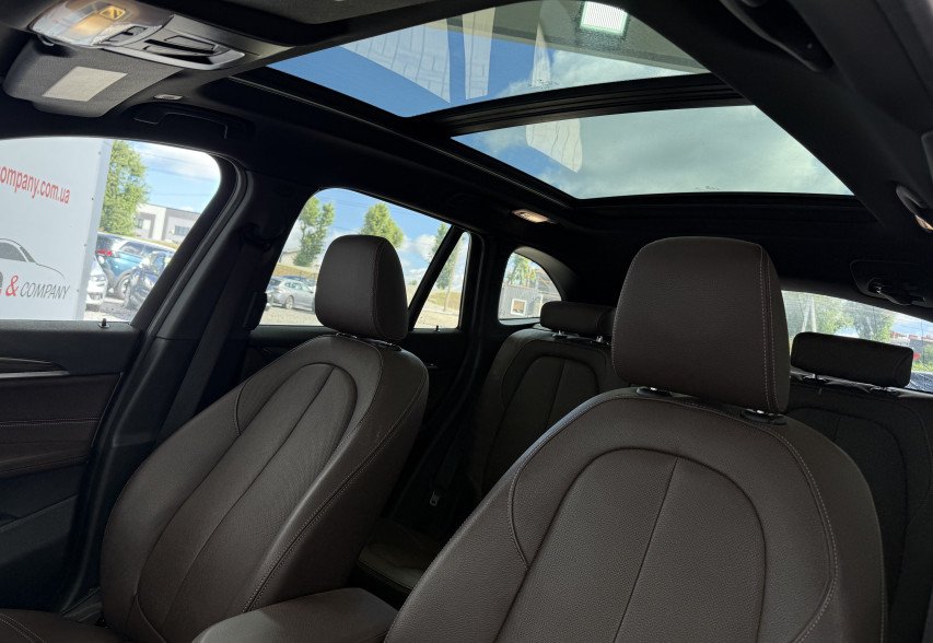 BMW X1 2021 Коричневий