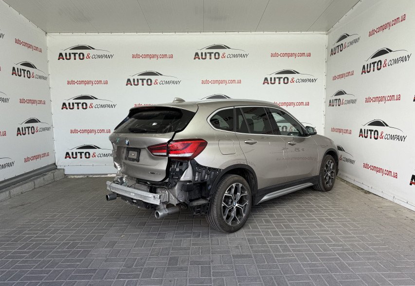 BMW X1 2021 Коричневий