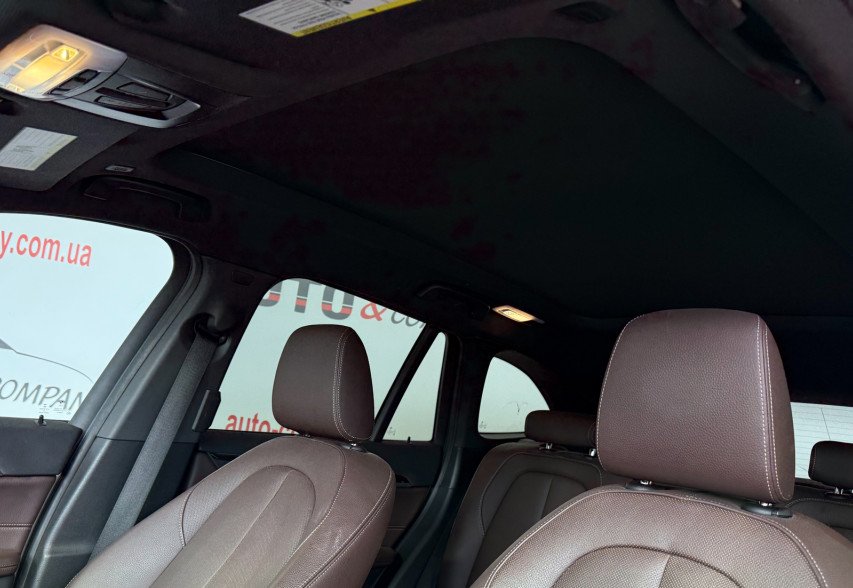 BMW X1 2021 Коричневий