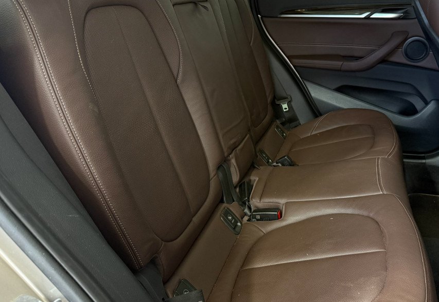 BMW X1 2021 Коричневий
