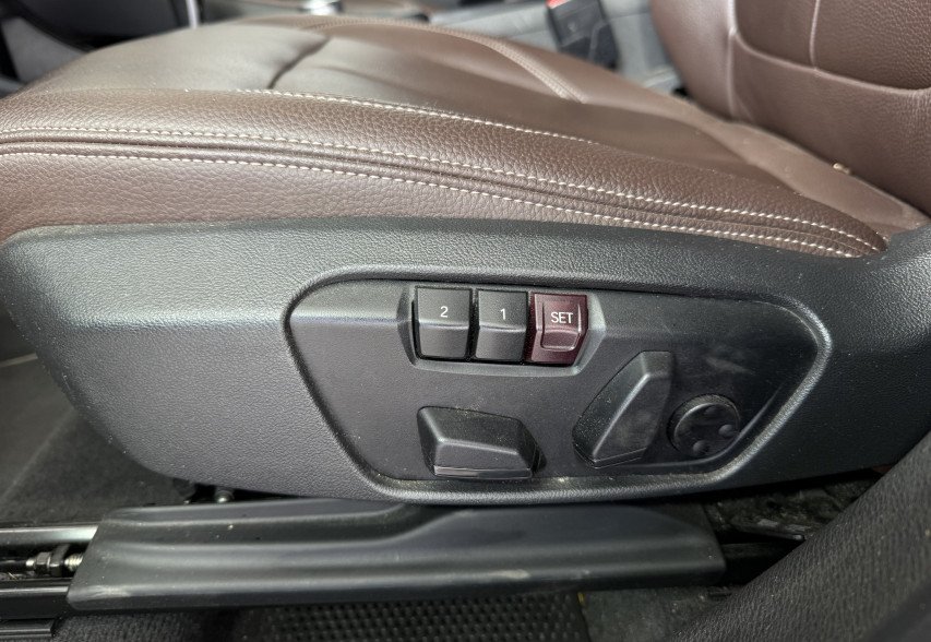 BMW X1 2021 Коричневий