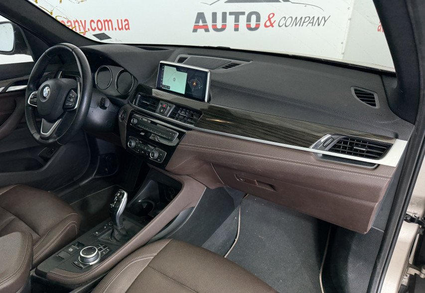 BMW X1 2021 Коричневий