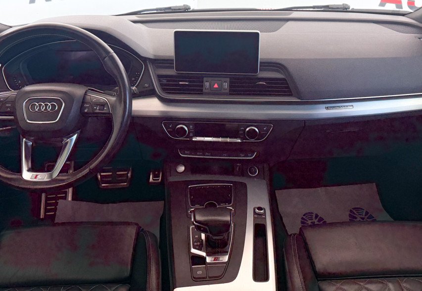 Audi SQ5 2018 Чорний