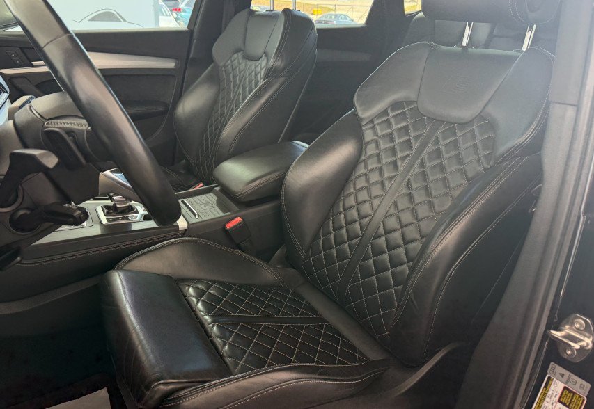 Audi SQ5 2018 Чорний