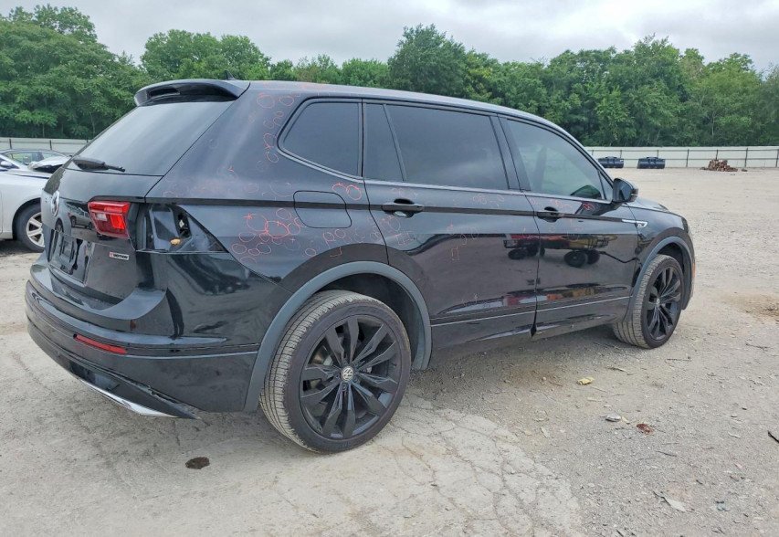 Volkswagen Tiguan  2021 Чорний