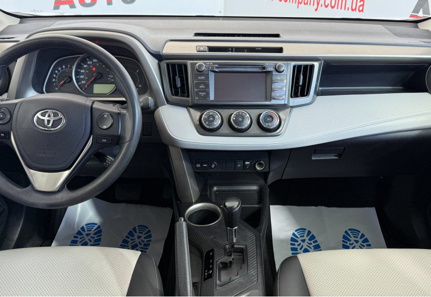Toyota RAV4 2013 Білий