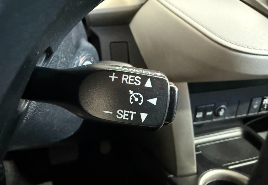 Toyota RAV4 2013 Білий