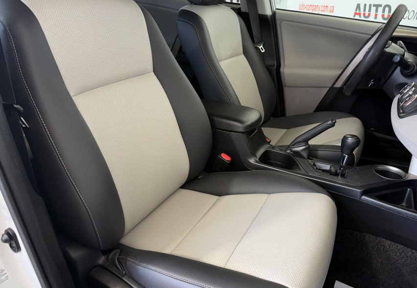 Toyota RAV4 2013 Білий