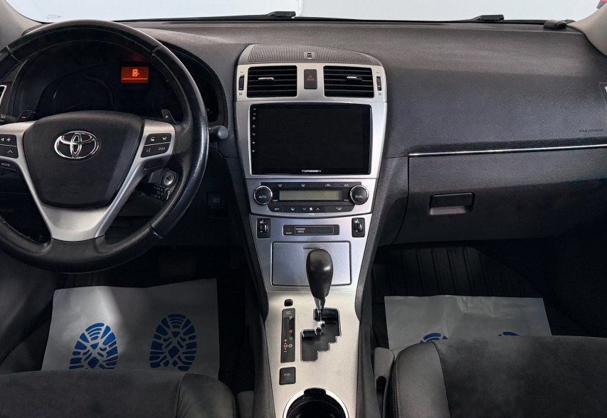 Toyota Avensis 2012 Сірий