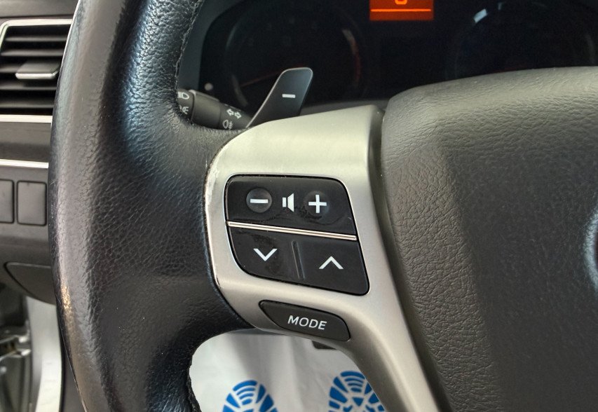 Toyota Avensis 2012 Сірий