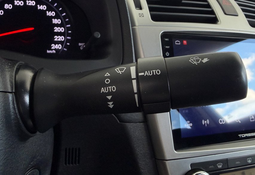 Toyota Avensis 2012 Сірий