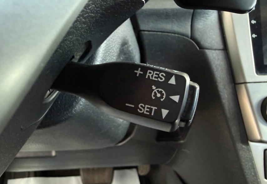 Toyota Avensis 2012 Сірий
