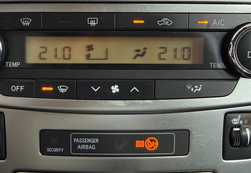 Toyota Avensis 2012 Сірий