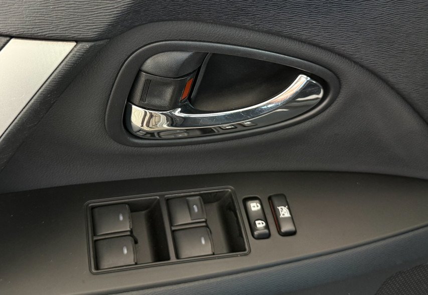 Toyota Avensis 2012 Сірий