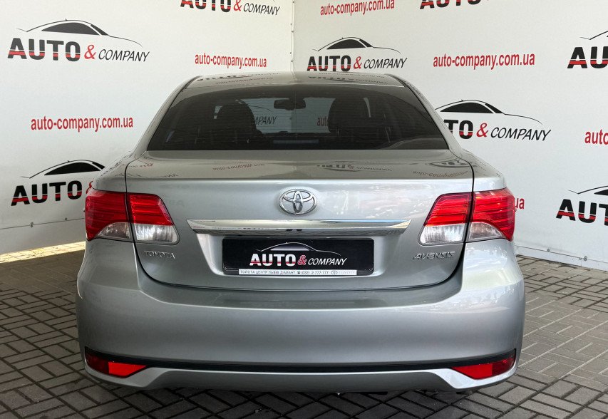 Toyota Avensis 2012 Сірий