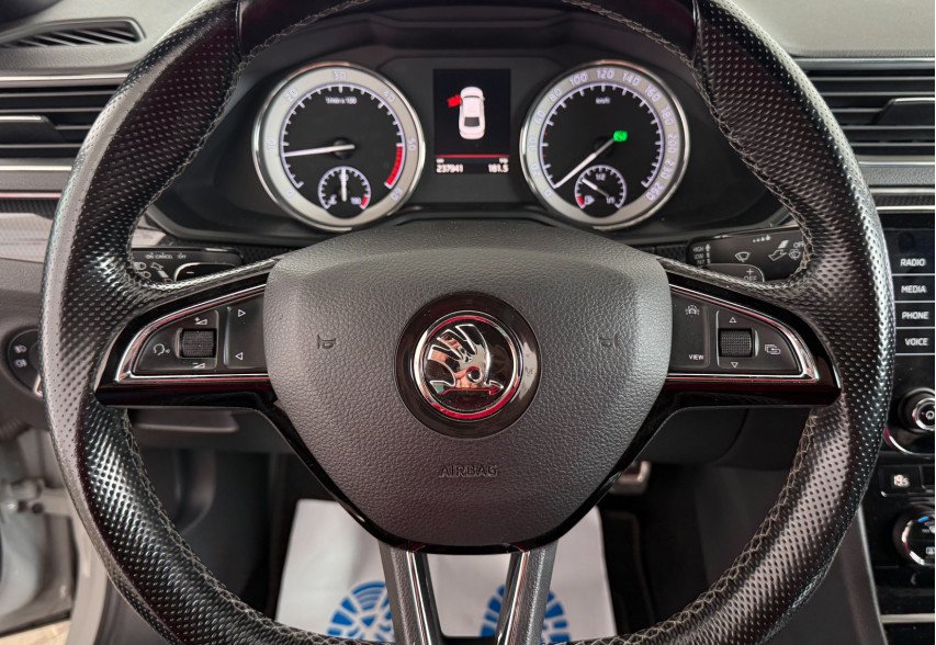 Skoda Superb  2018 сірий