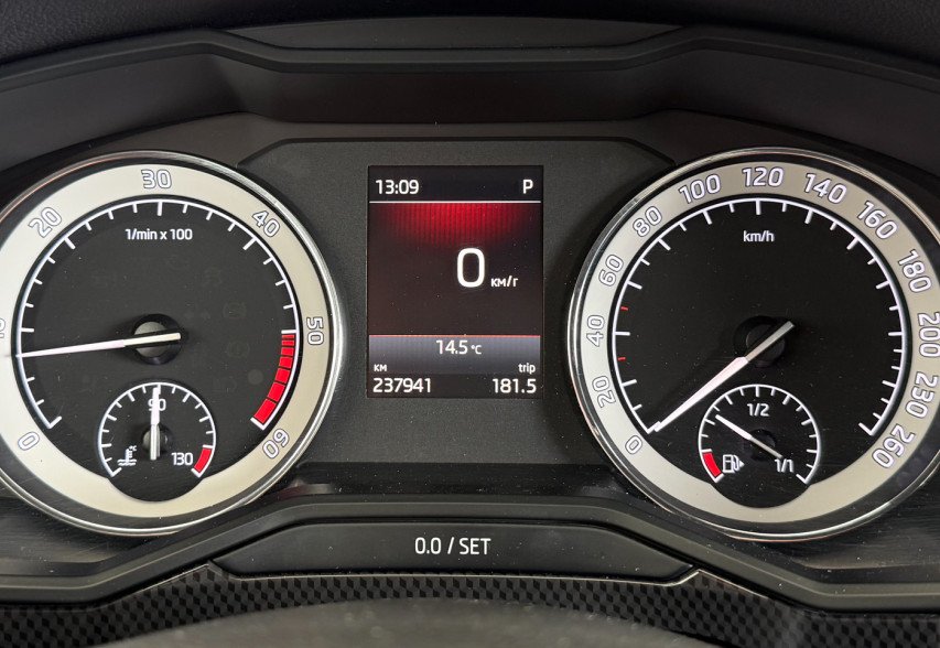Skoda Superb  2018 сірий