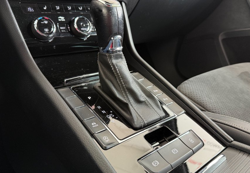 Skoda Superb  2018 сірий