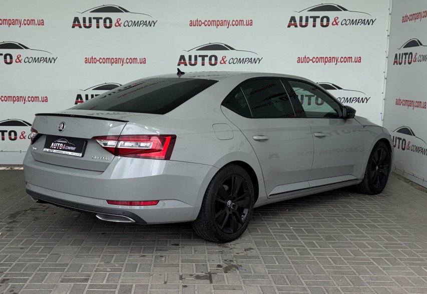 Skoda Superb  2018 сірий