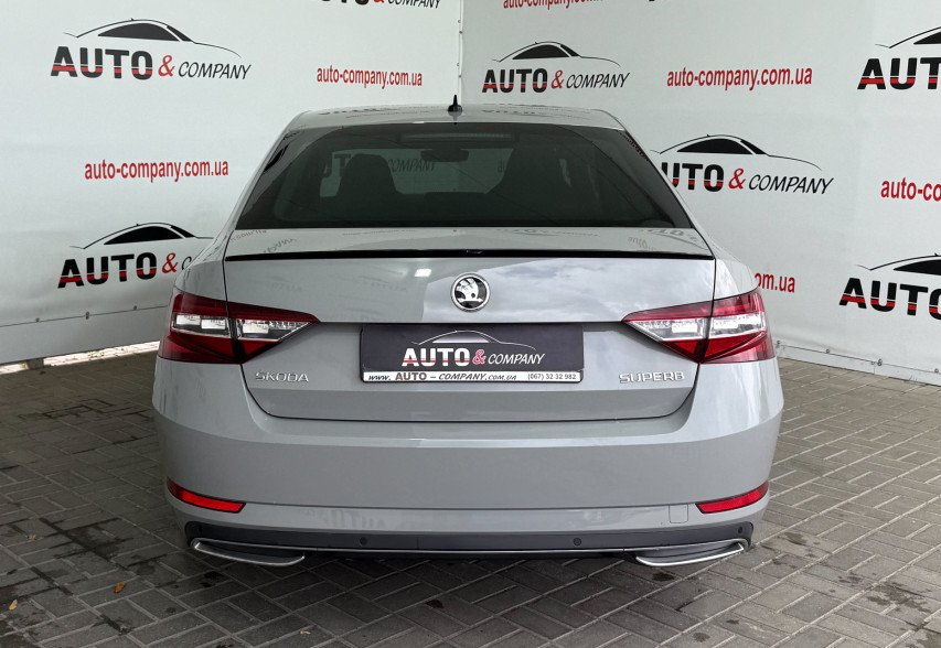Skoda Superb  2018 сірий