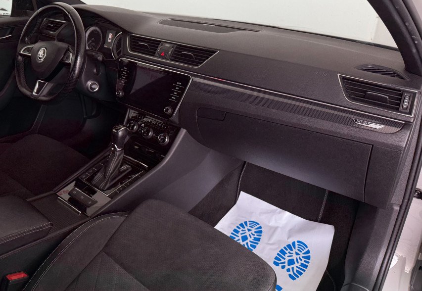Skoda Superb  2018 сірий