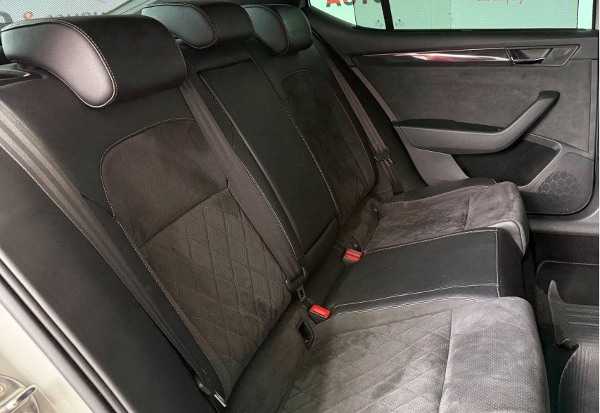 Skoda Superb  2018 сірий