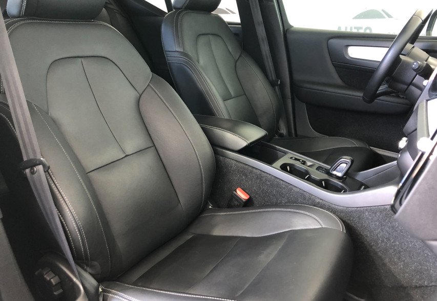 Volvo XC 40 2018 Чорний