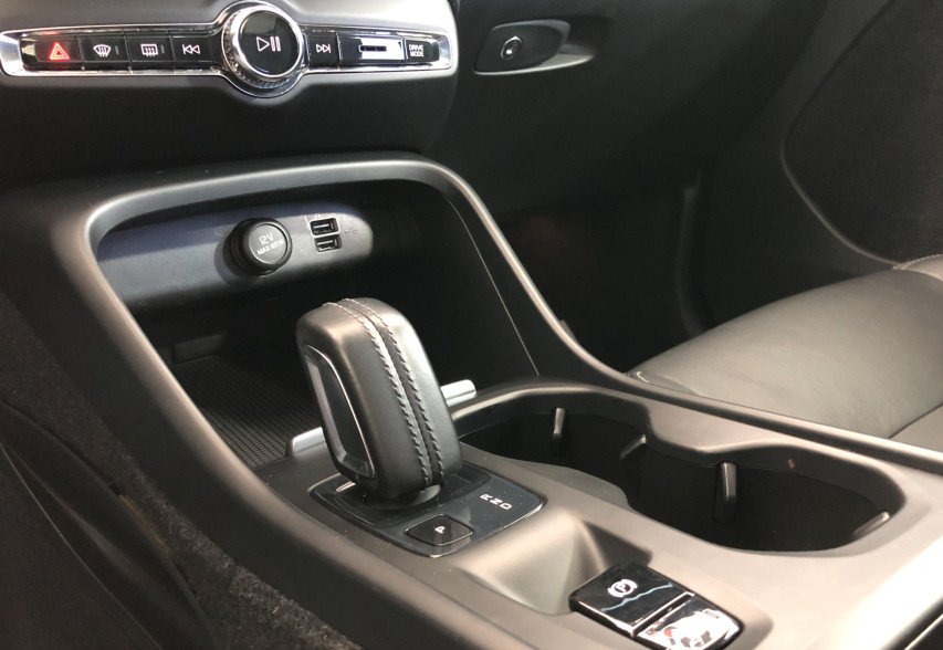 Volvo XC 40 2018 Чорний
