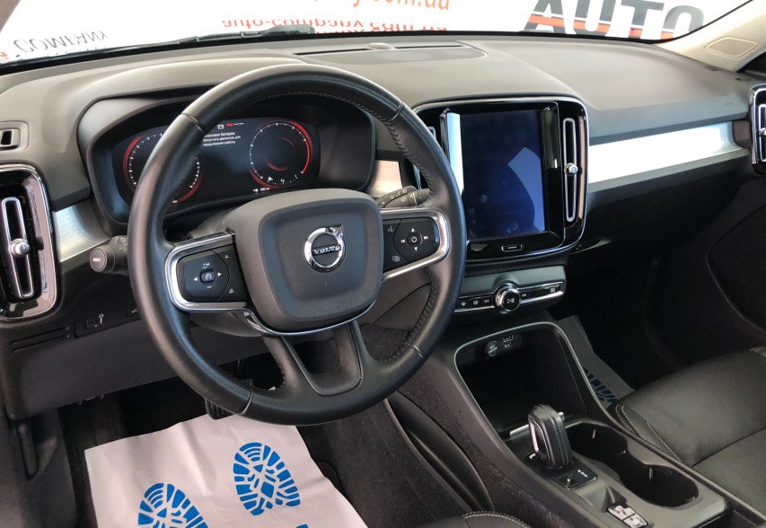 Volvo XC 40 2018 Чорний