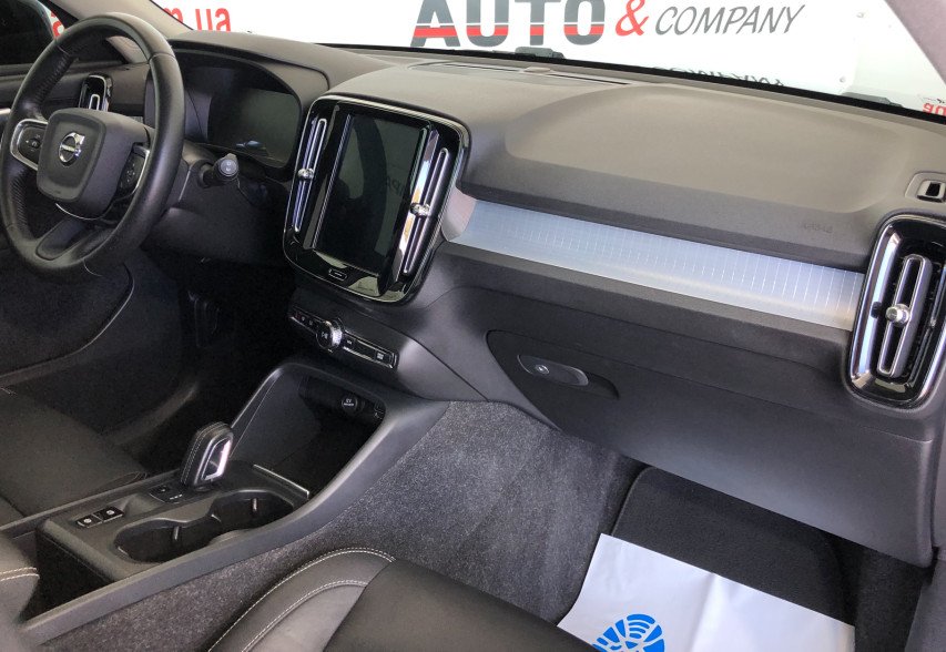 Volvo XC 40 2018 Чорний