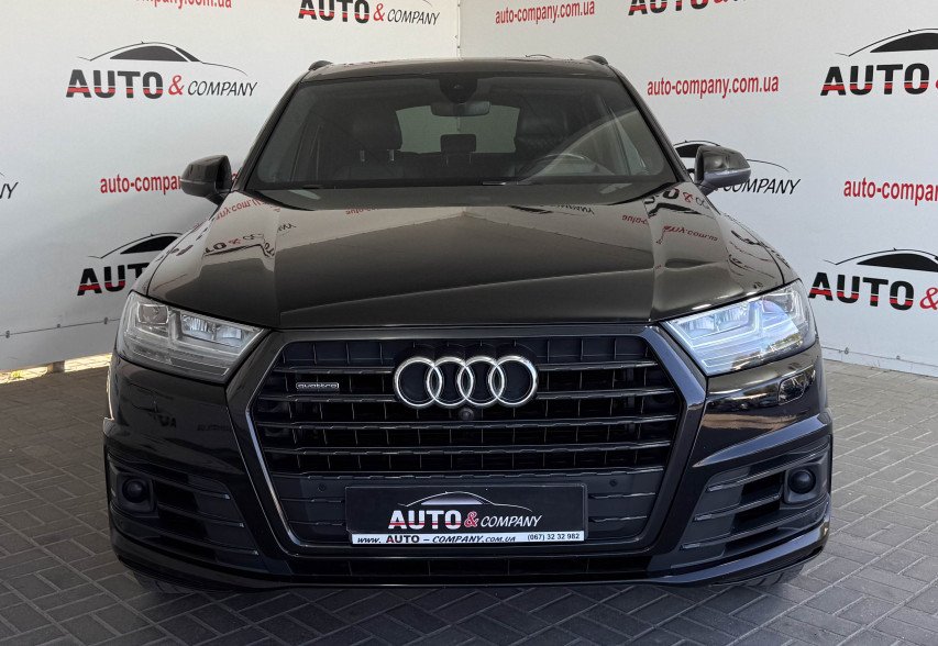 Audi Q7 2018 Чорний