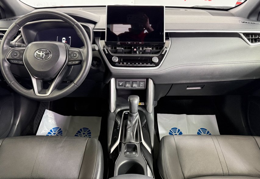Toyota Corolla Cross  2024 білий