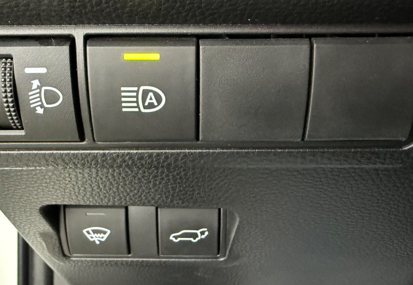 Toyota Corolla Cross  2024 білий