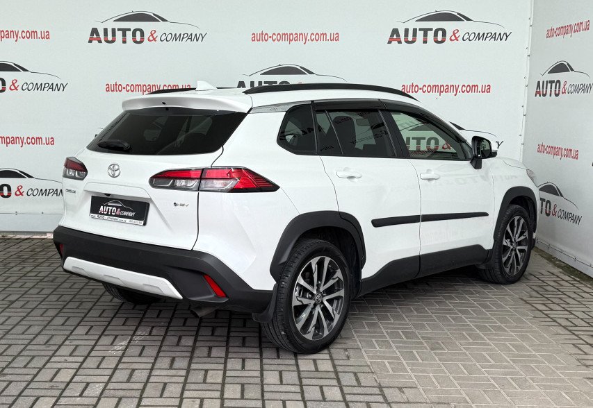 Toyota Corolla Cross  2024 білий
