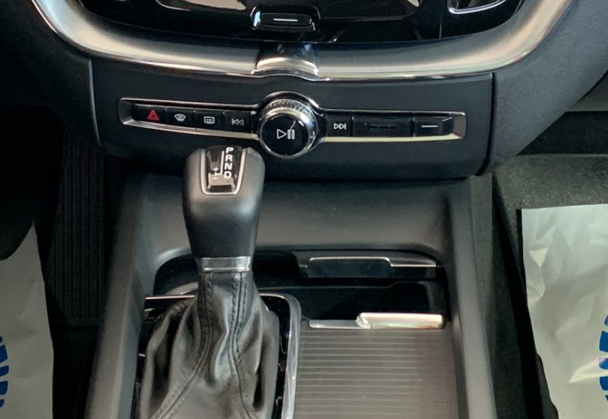 Volvo XC 60 2019 сірий