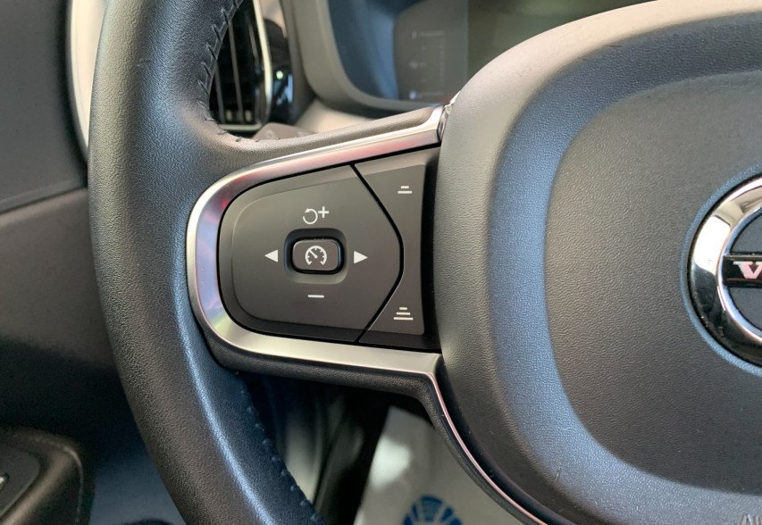 Volvo XC 60 2019 сірий