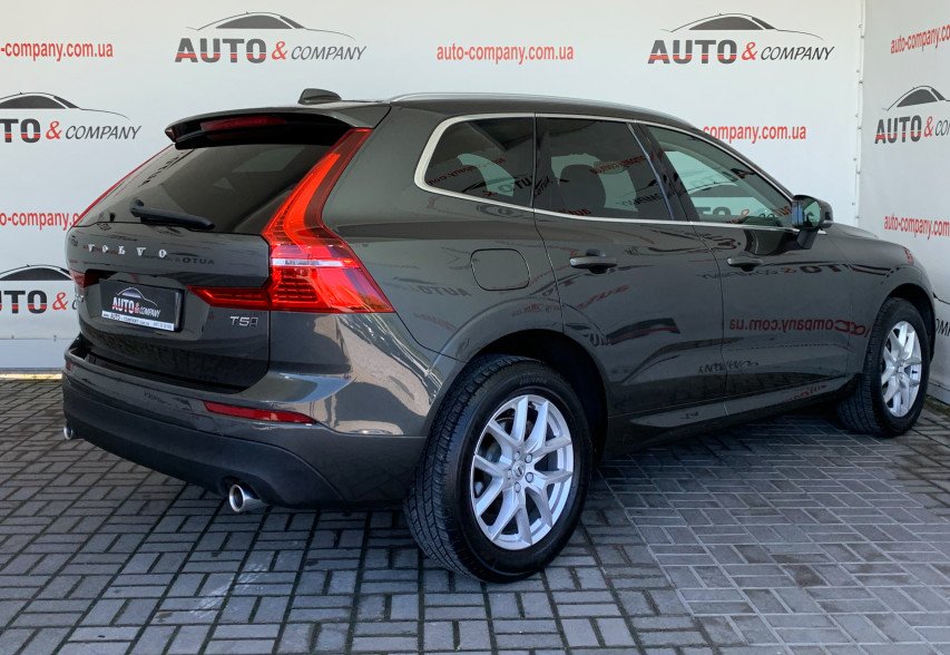 Volvo XC 60 2019 сірий