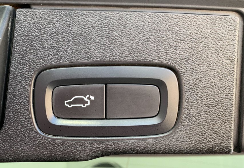 Volvo XC 60 2019 сірий