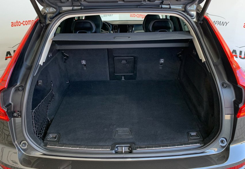 Volvo XC 60 2019 сірий