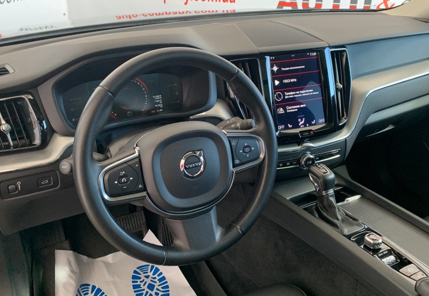 Volvo XC 60 2019 сірий