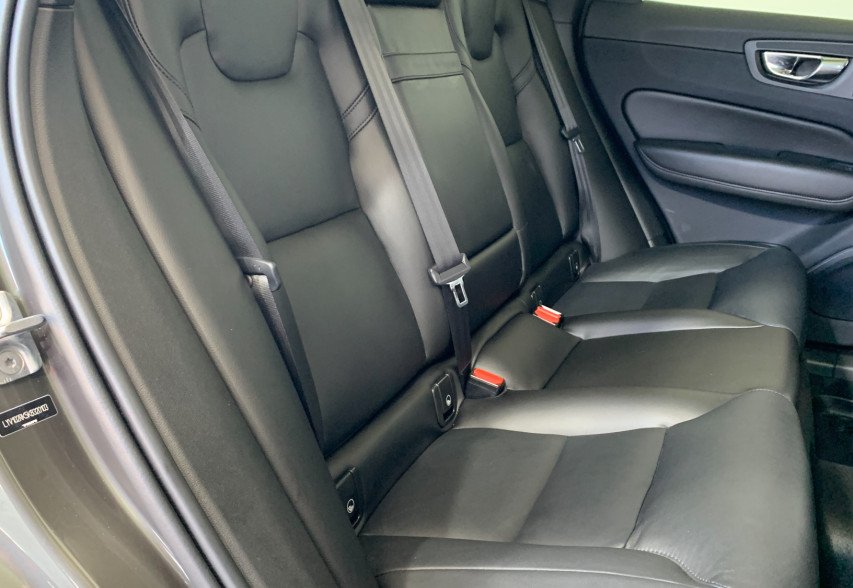 Volvo XC 60 2019 сірий