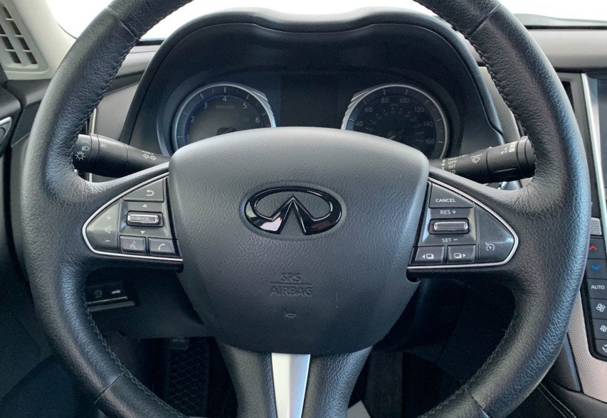 InfinitI Q50 2015 Чорний