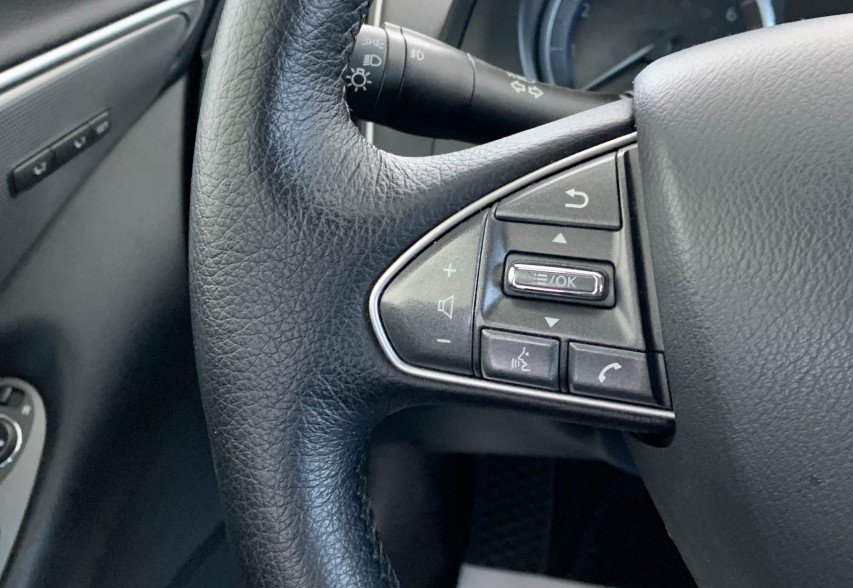 InfinitI Q50 2015 Чорний